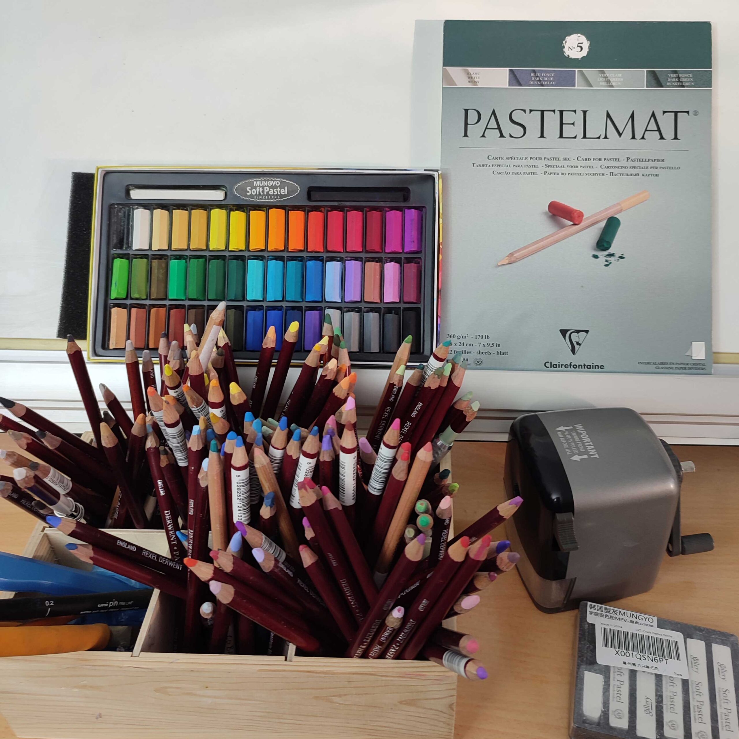06 October 2026 - Full Day - Fiona Hodges: Autumnal Still Life in Soft Pastels - Image 5